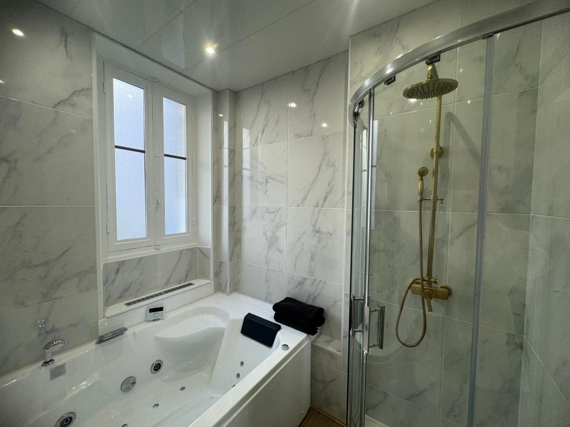 L'Experience Appartement & Spa Prive Chambery Luaran gambar